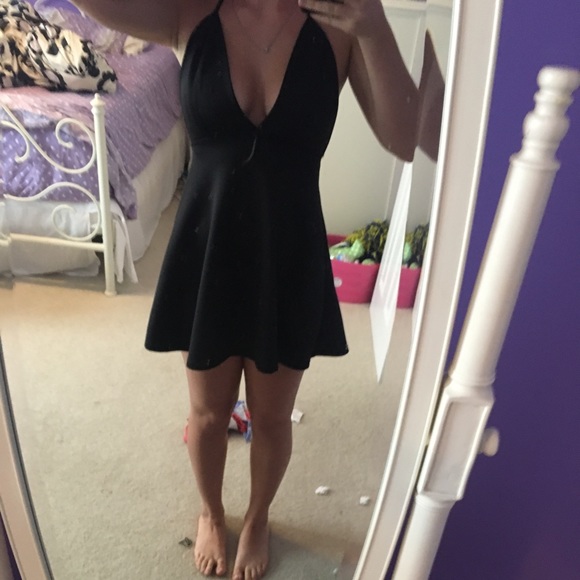 Boohoo black halter dress - Picture 2 of 3